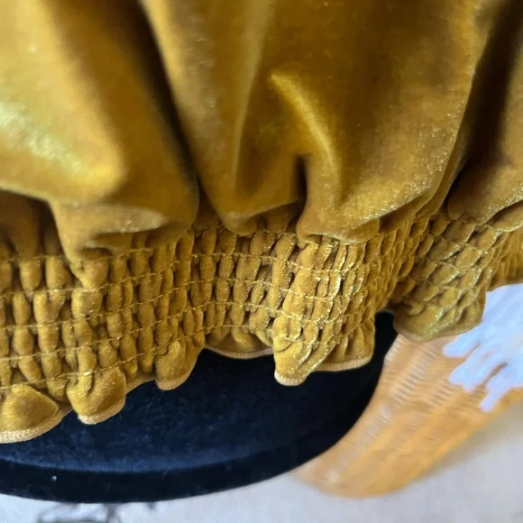 Madewell Gold top - Picture 2 of 8